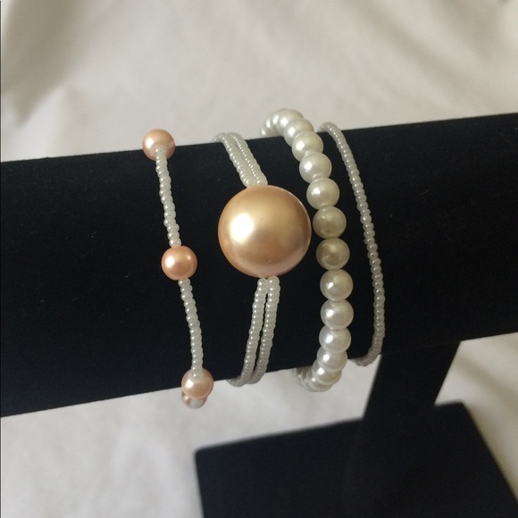 White and Pink Pearl Bracelet Set - Picture 2 of 3